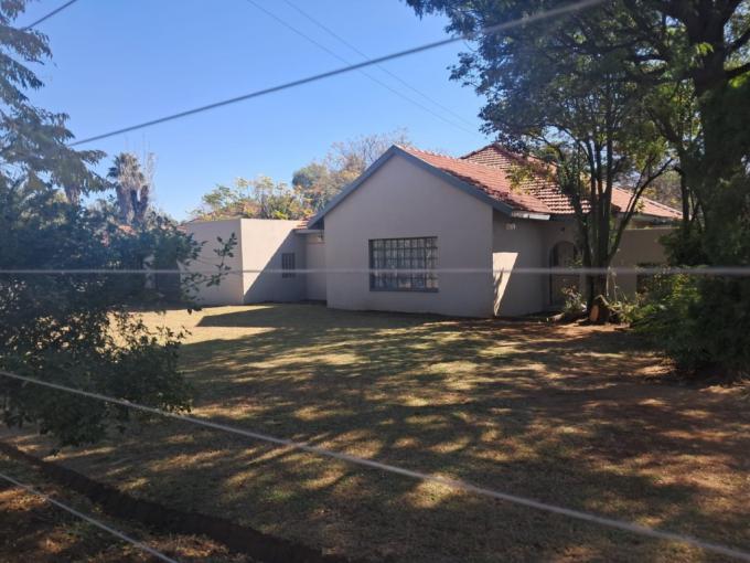 5 Bedroom House for Sale For Sale in Lambton - MR680820