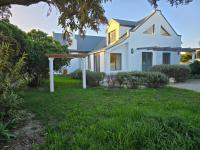  of property in Grotto Bay
