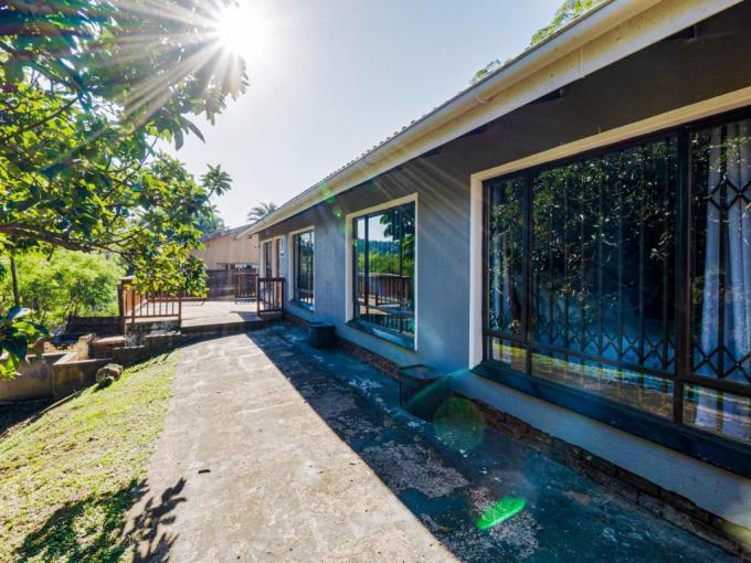 3 Bedroom House for Sale For Sale in Amanzimtoti  - MR680836