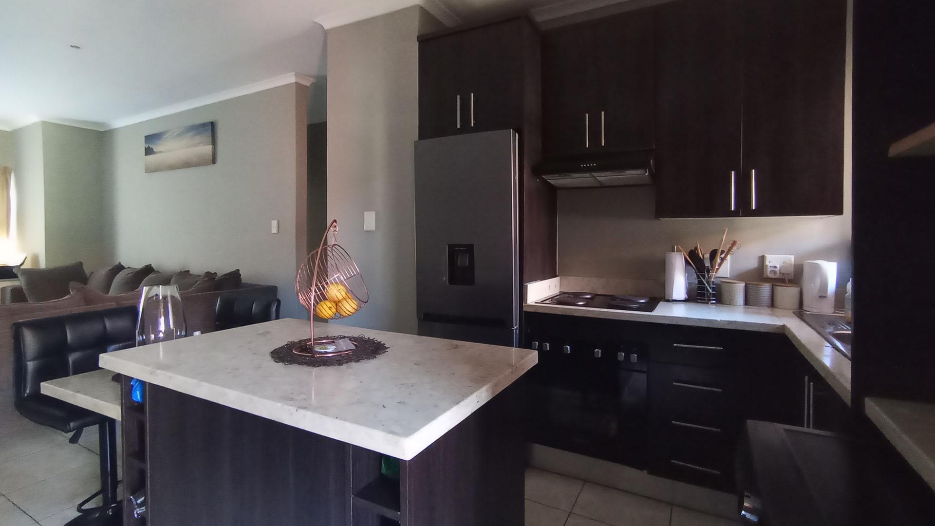Kitchen - 9 square meters of property in Pretorius Park