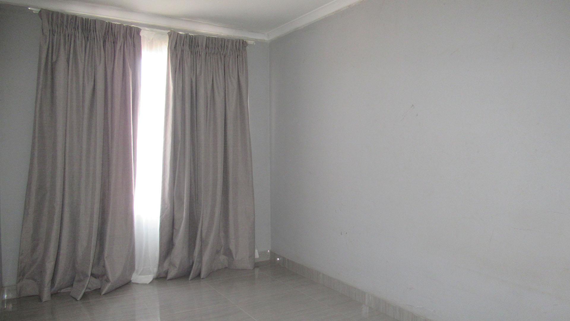 Bed Room 3 - 10 square meters of property in Glen Ridge (Gauteng - West)