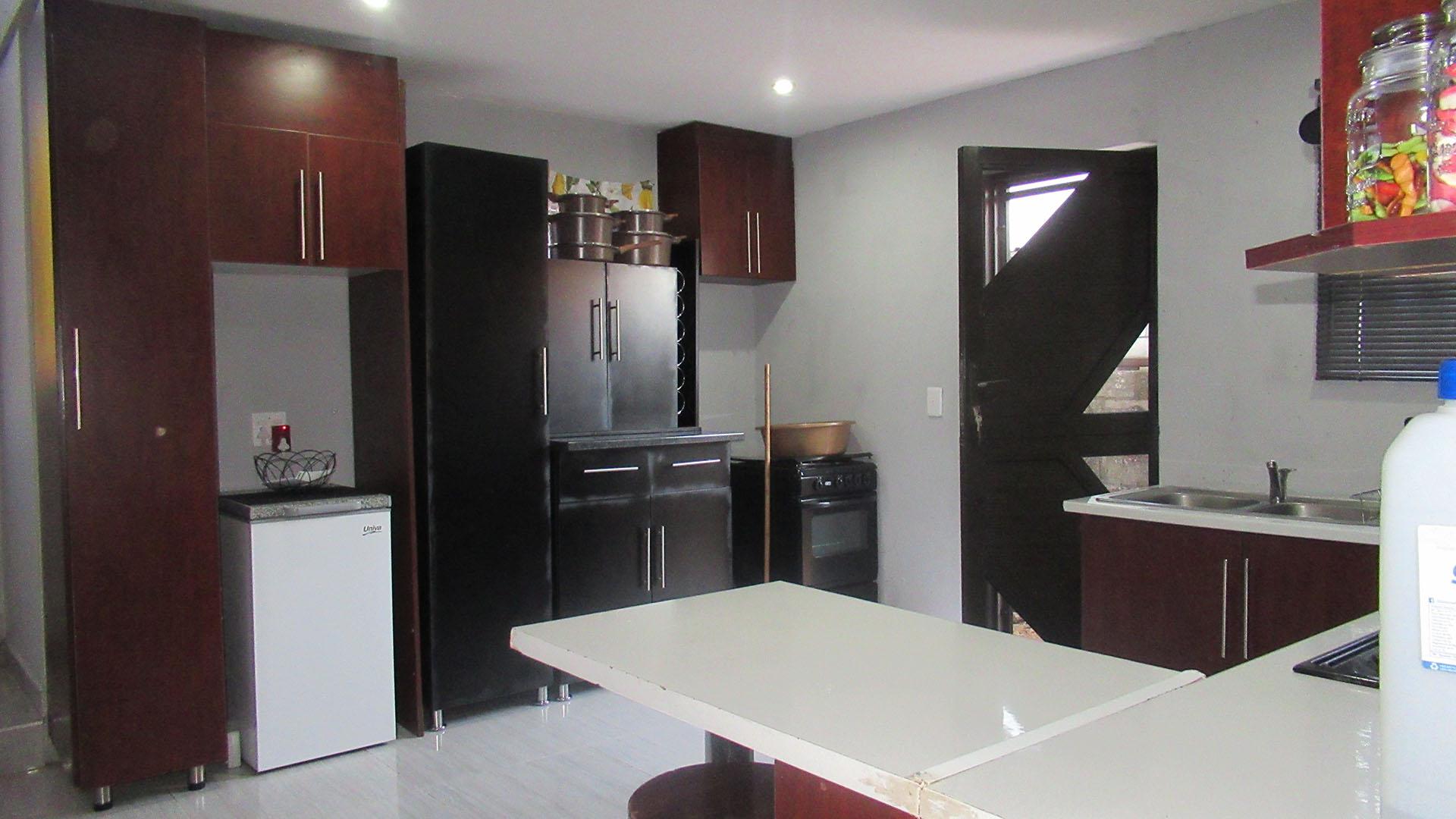 Kitchen - 14 square meters of property in Glen Ridge (Gauteng - West)