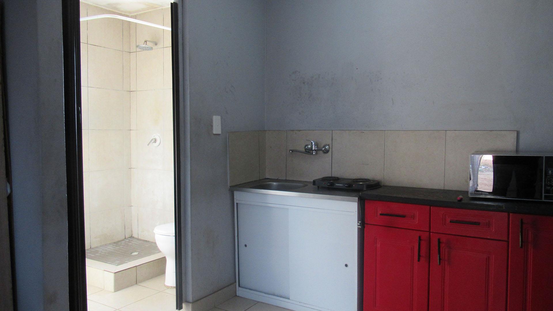 Kitchen - 14 square meters of property in Glen Ridge (Gauteng - West)