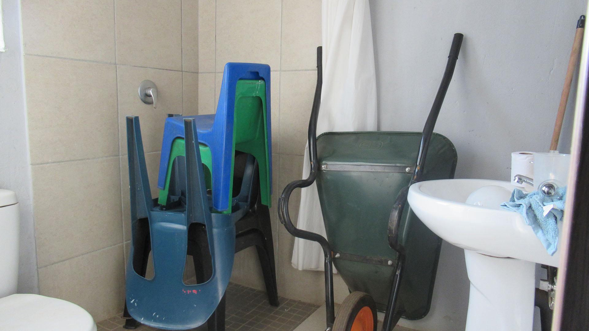 Bathroom 2 - 4 square meters of property in Glen Ridge (Gauteng - West)