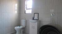 Main Bathroom - 8 square meters of property in Glen Ridge (Gauteng - West)