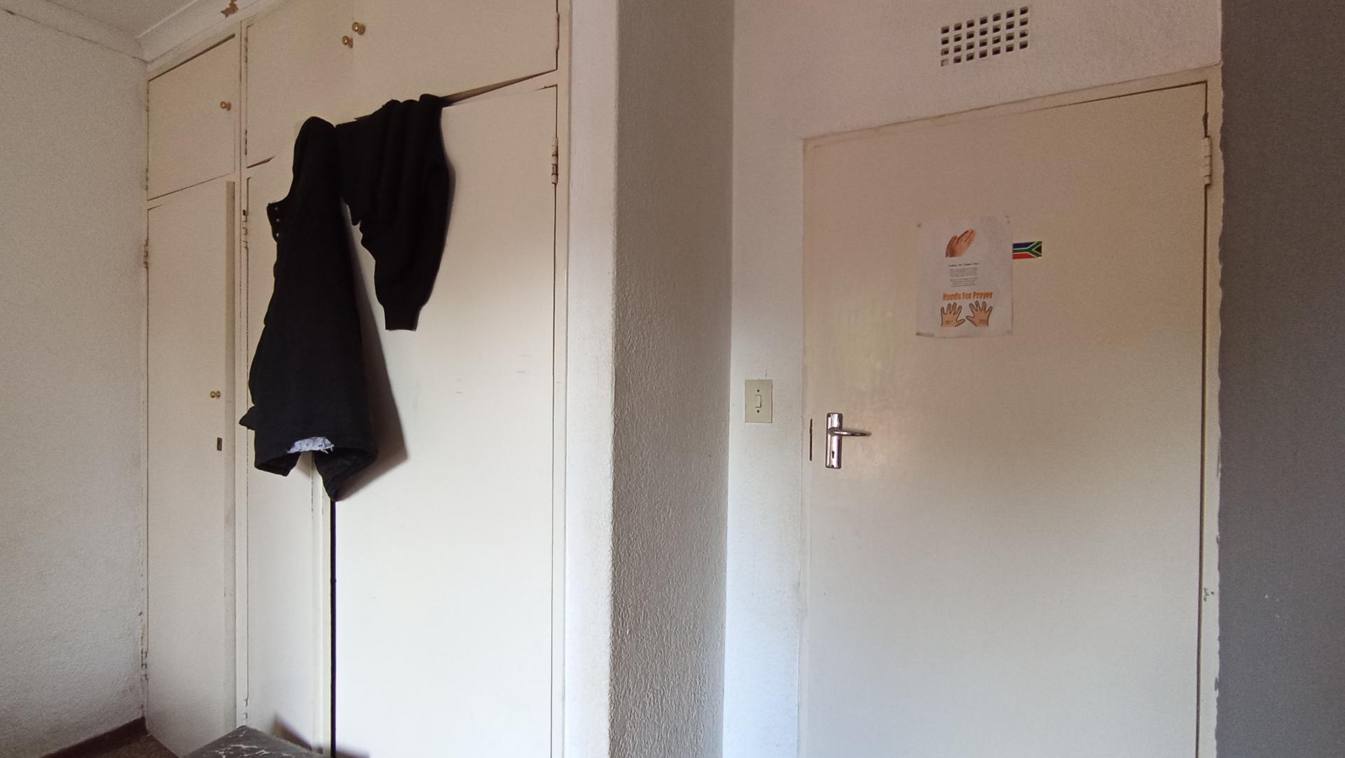 Bed Room 1 - 13 square meters of property in Windsor West