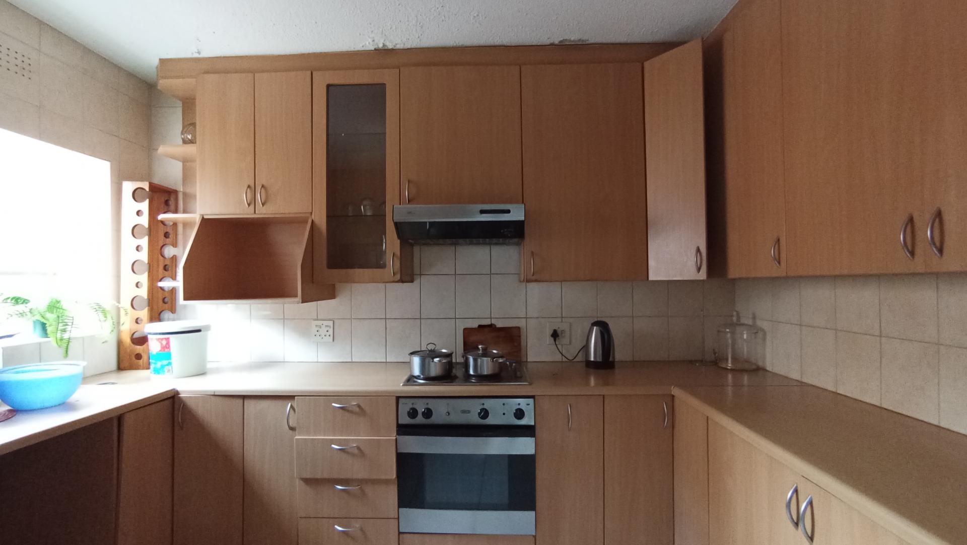 Kitchen - 11 square meters of property in Windsor West