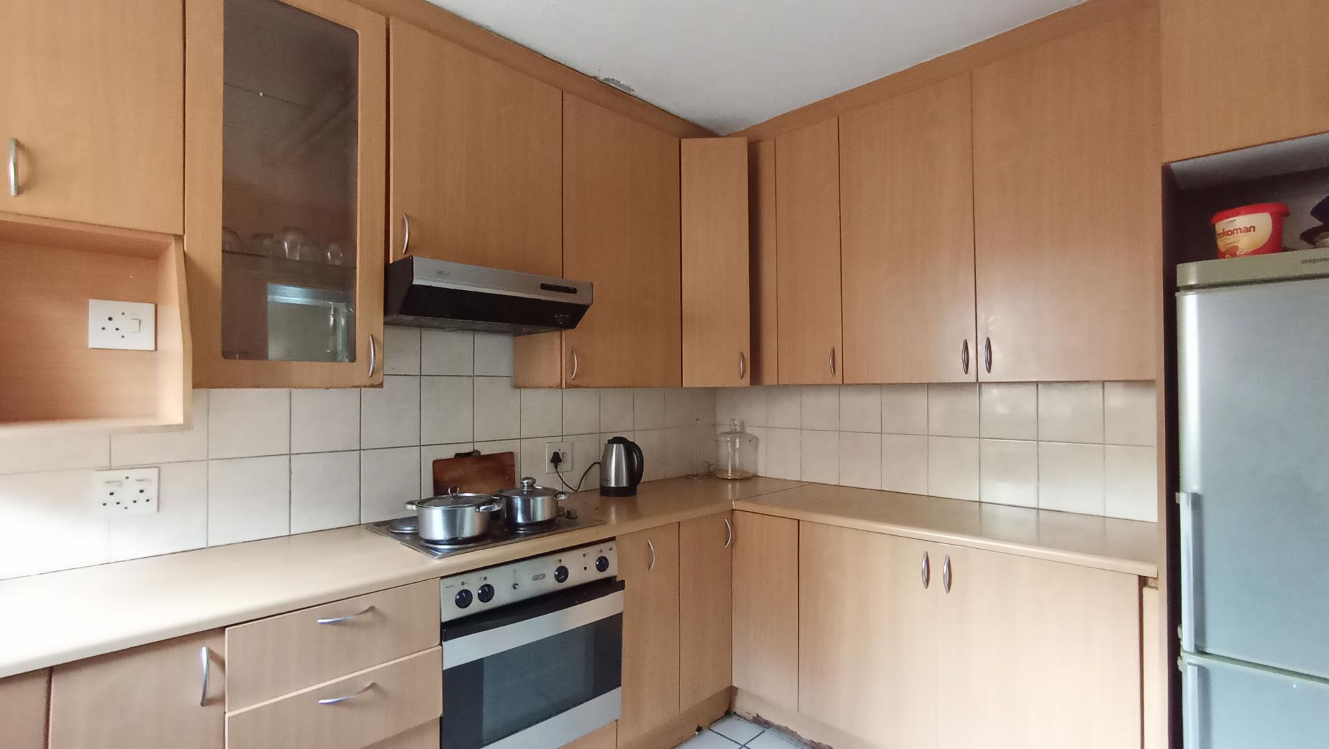 Kitchen - 11 square meters of property in Windsor West
