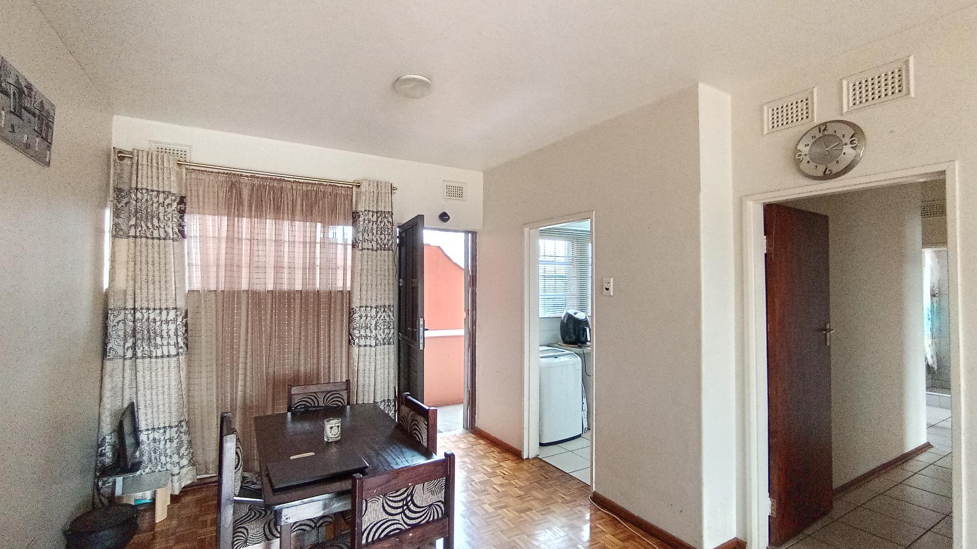 Dining Room - 9 square meters of property in Pineside