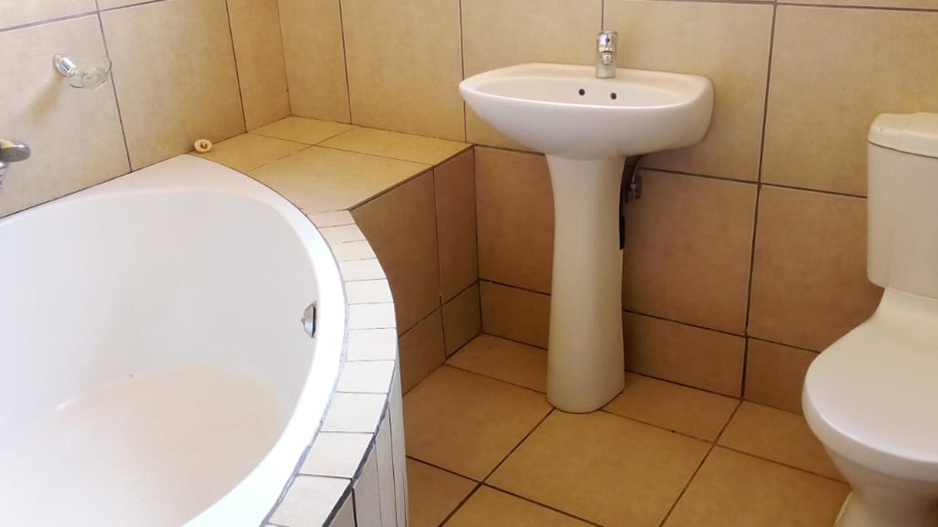 Bathroom 1 of property in Mashishing