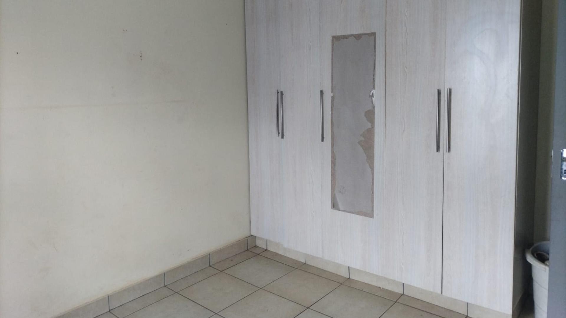 Bed Room 1 of property in Mashishing