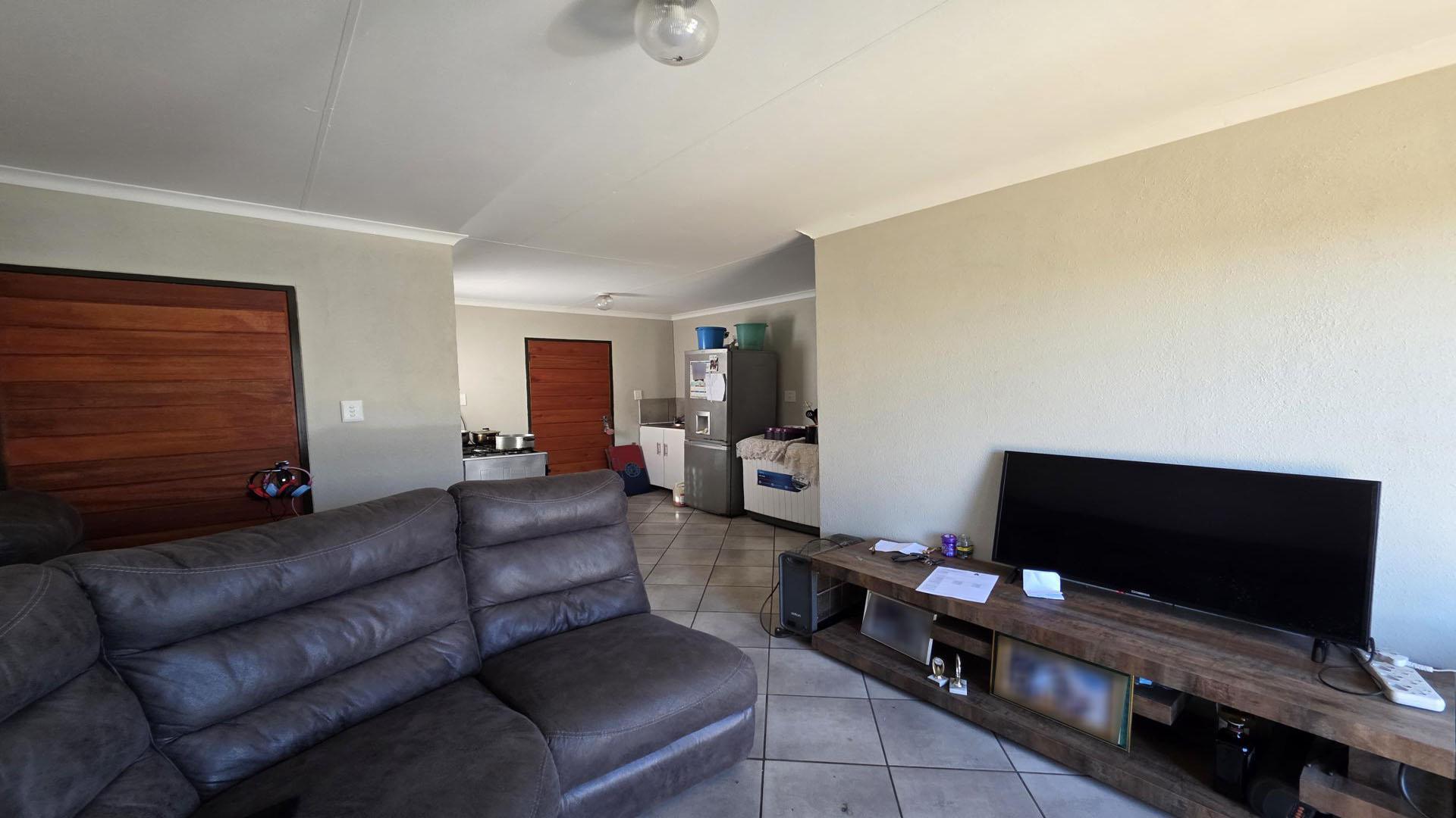 Lounges of property in Klarinet