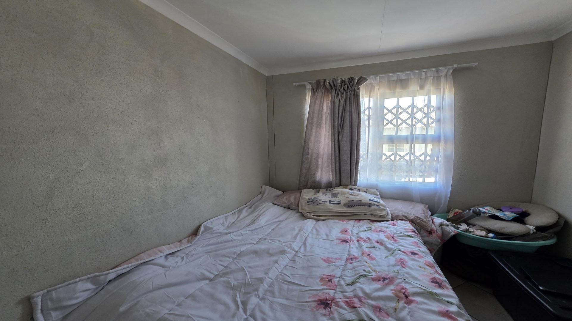 Bed Room 1 of property in Klarinet