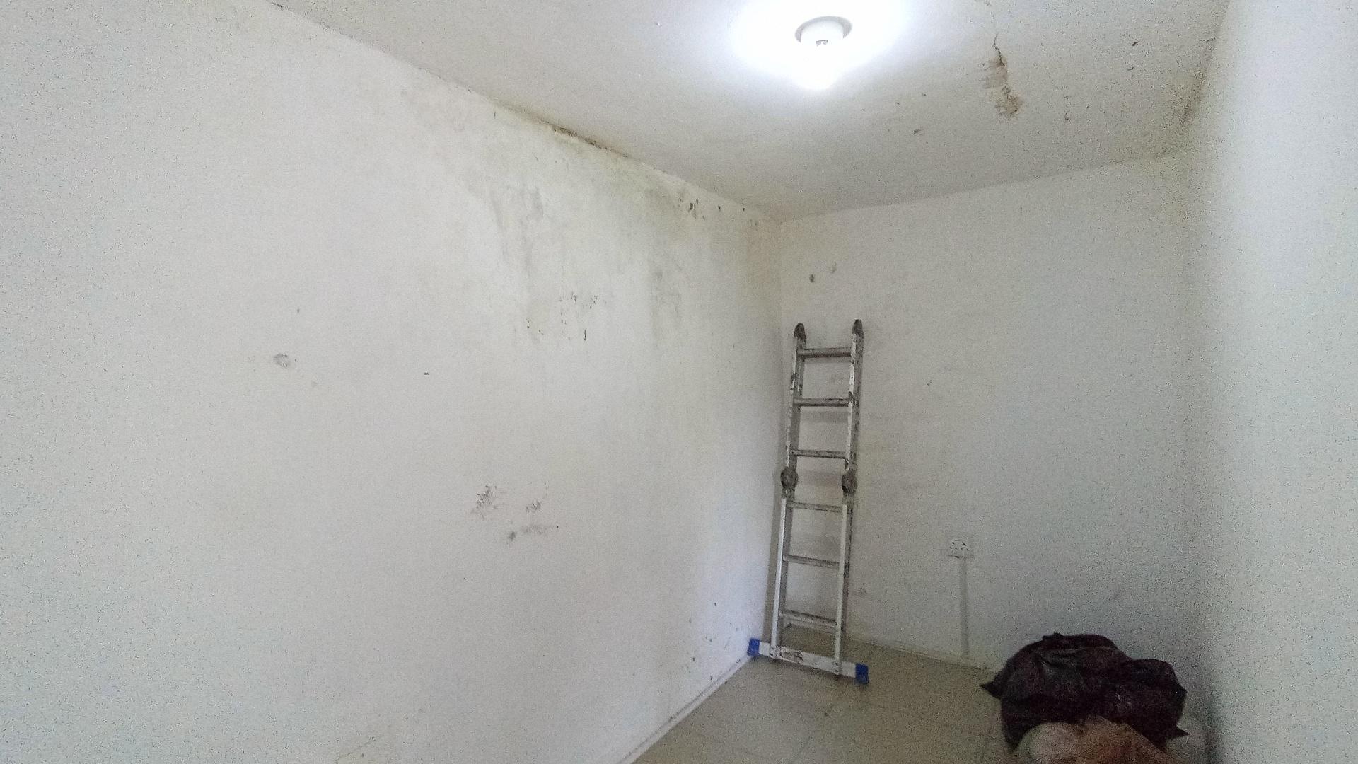 Scullery - 11 square meters of property in Kloof 