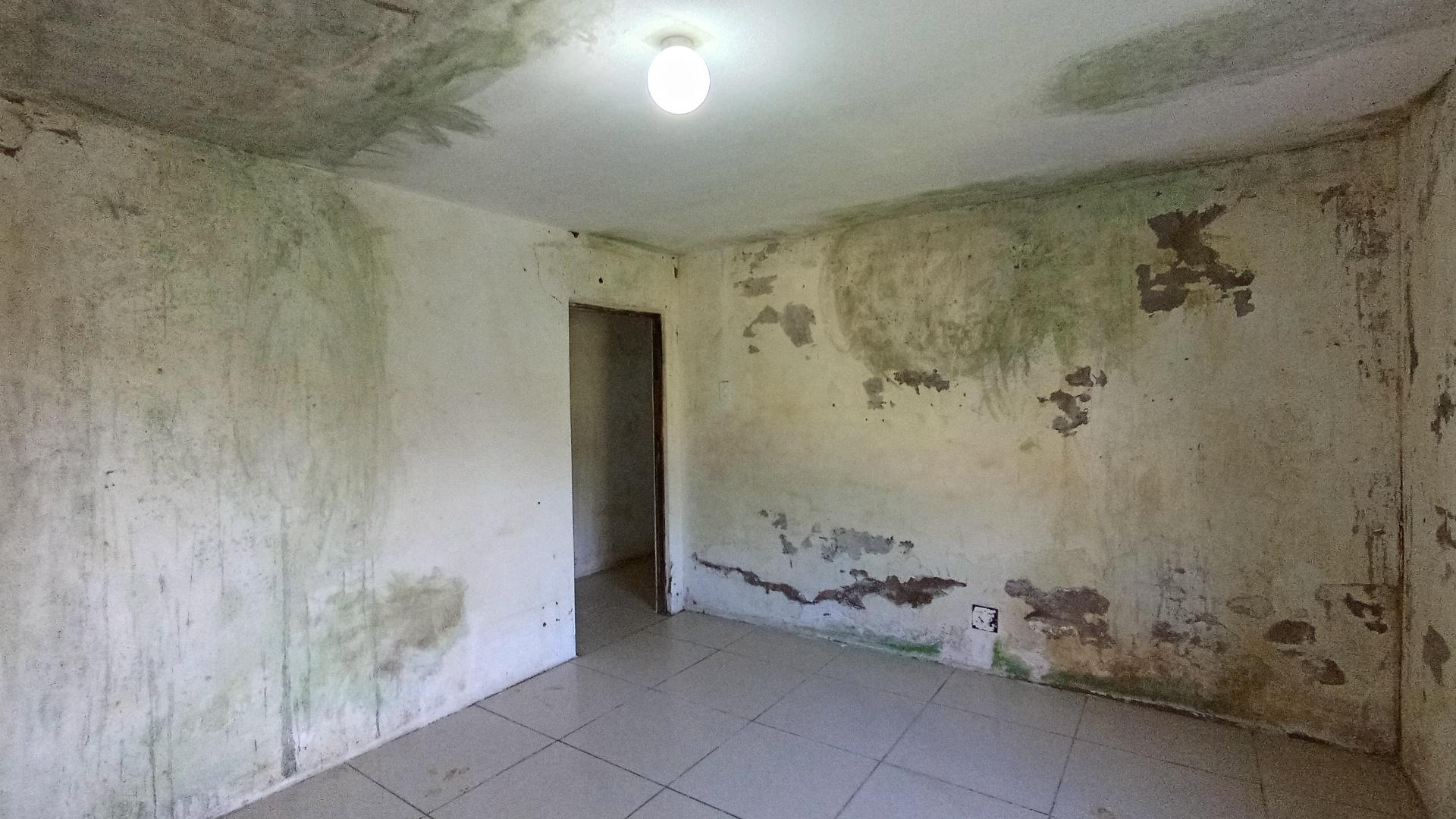 Bed Room 3 - 21 square meters of property in Kloof 