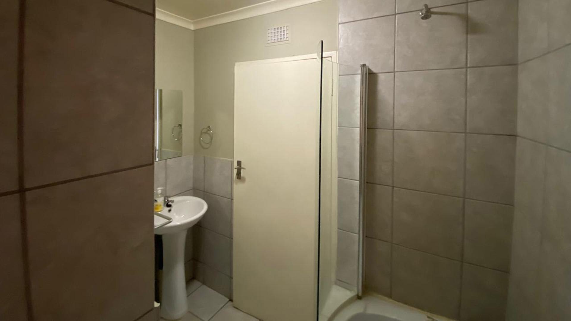 Bathroom 1 - 5 square meters of property in Sky City