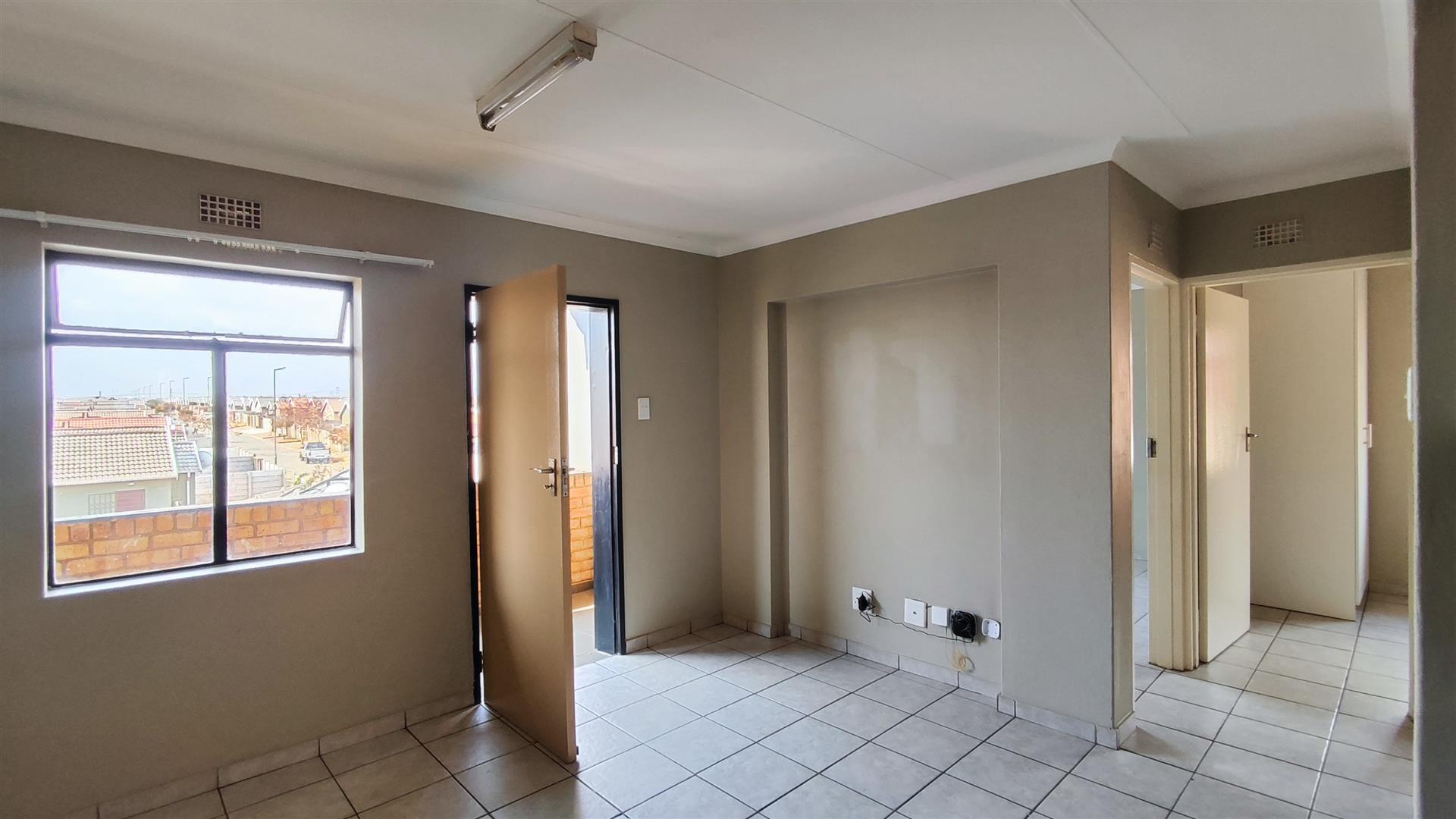 Lounges - 14 square meters of property in Sky City