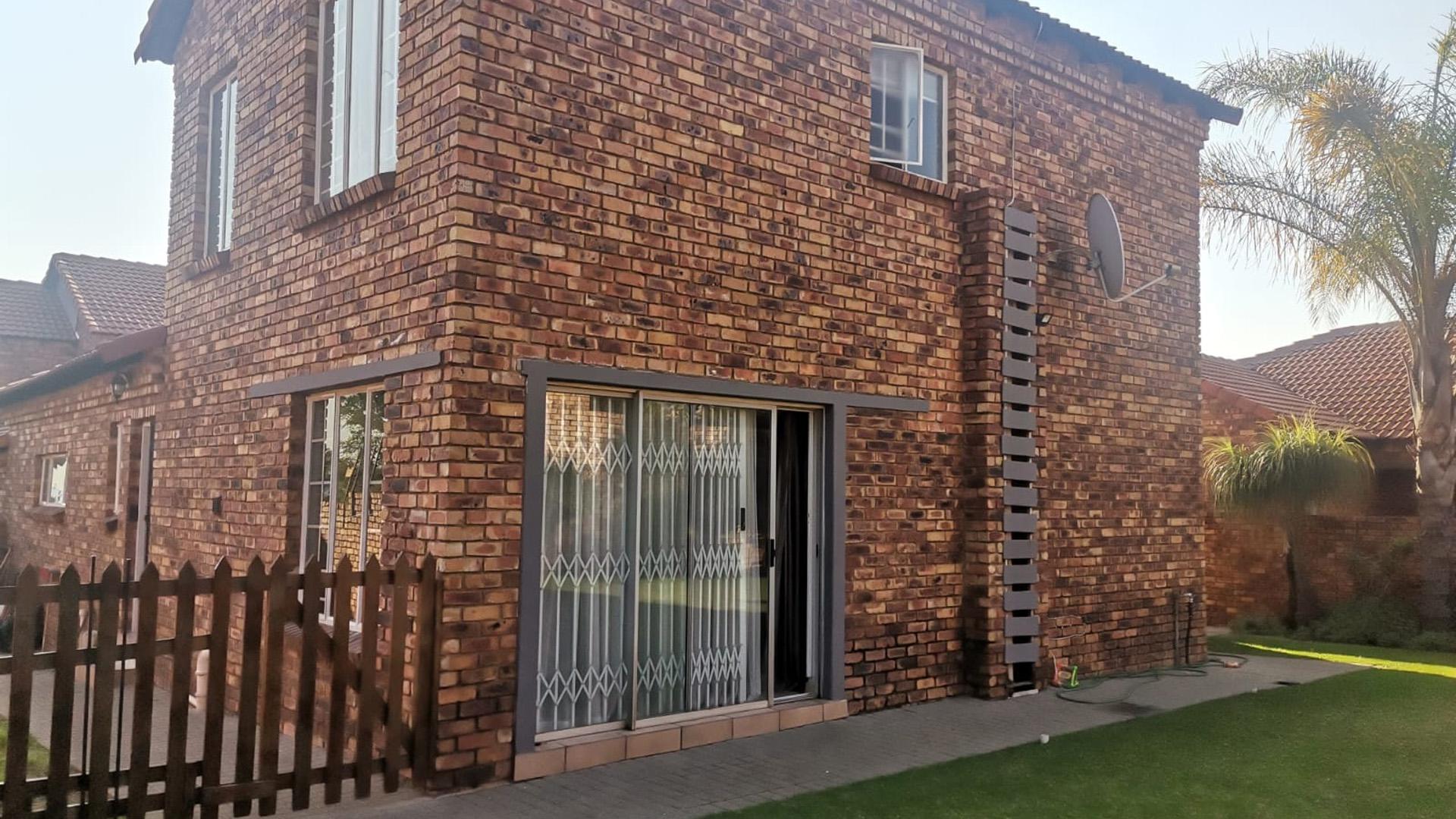 Backyard of property in Amberfield