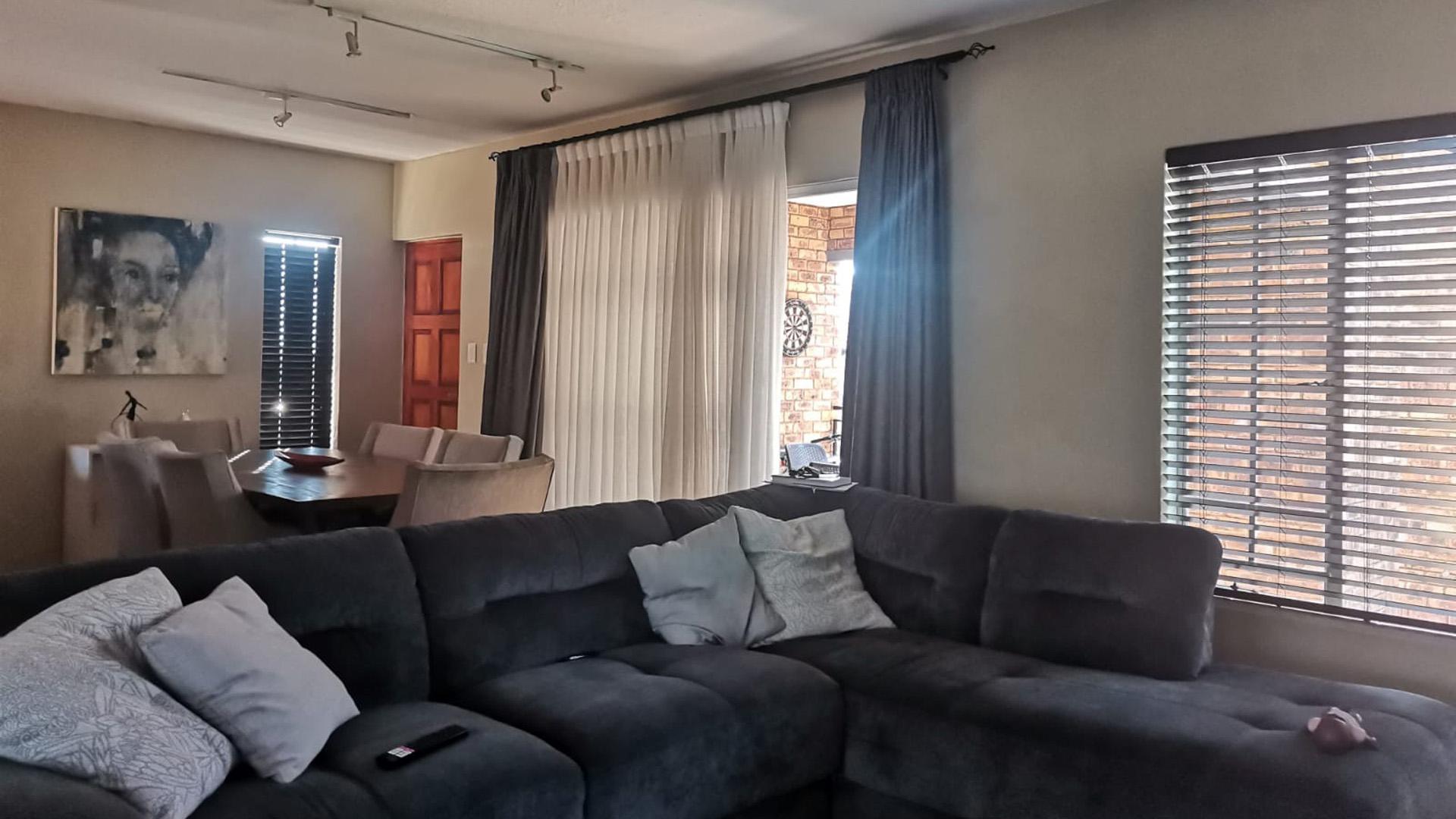 Lounges of property in Amberfield