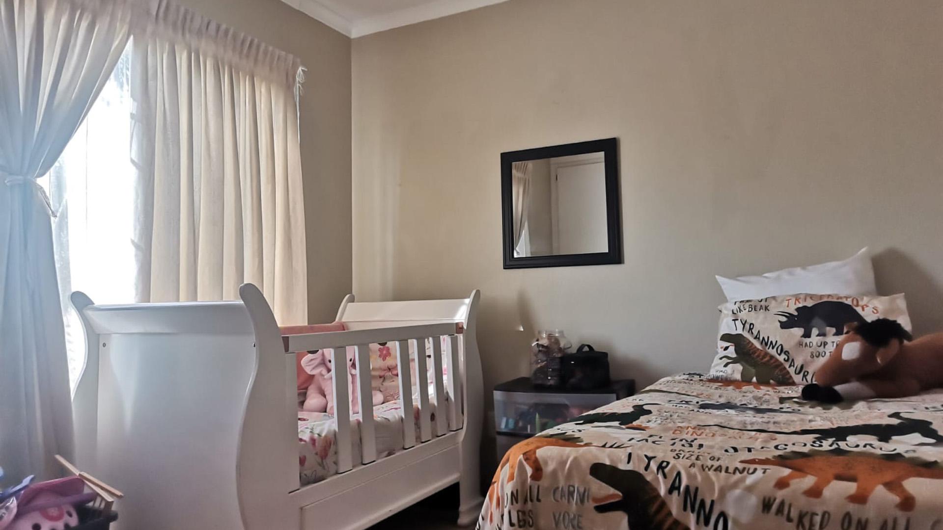 Bed Room 1 of property in Amberfield