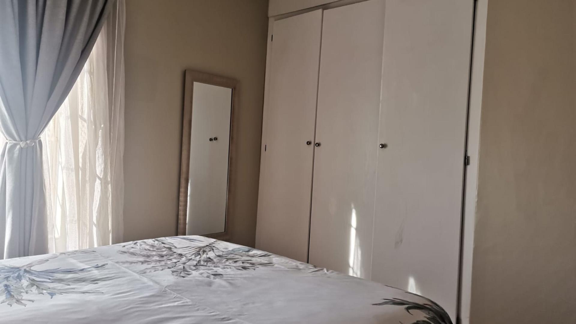 Main Bedroom of property in Amberfield