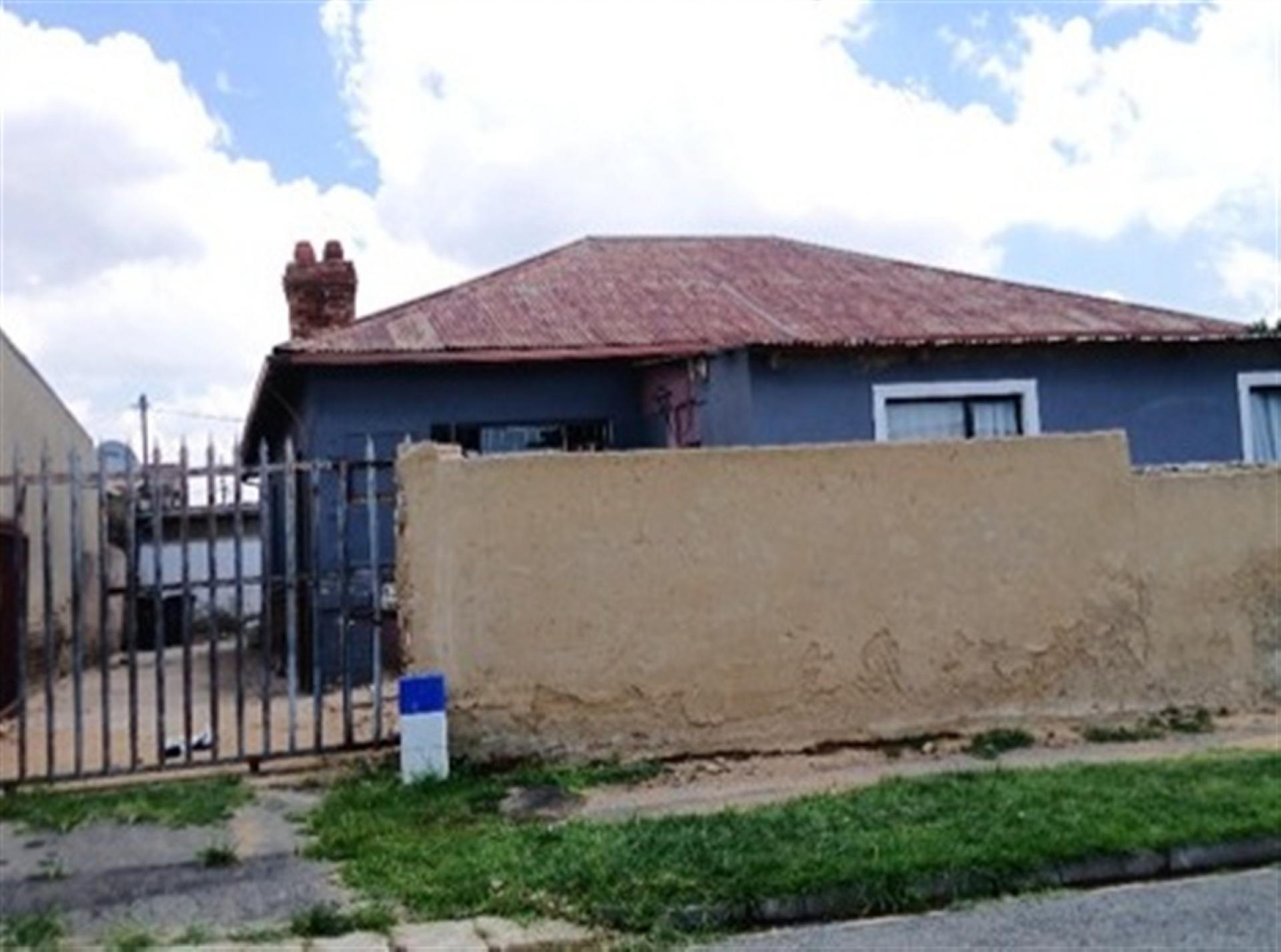 Front View of property in Regents Park