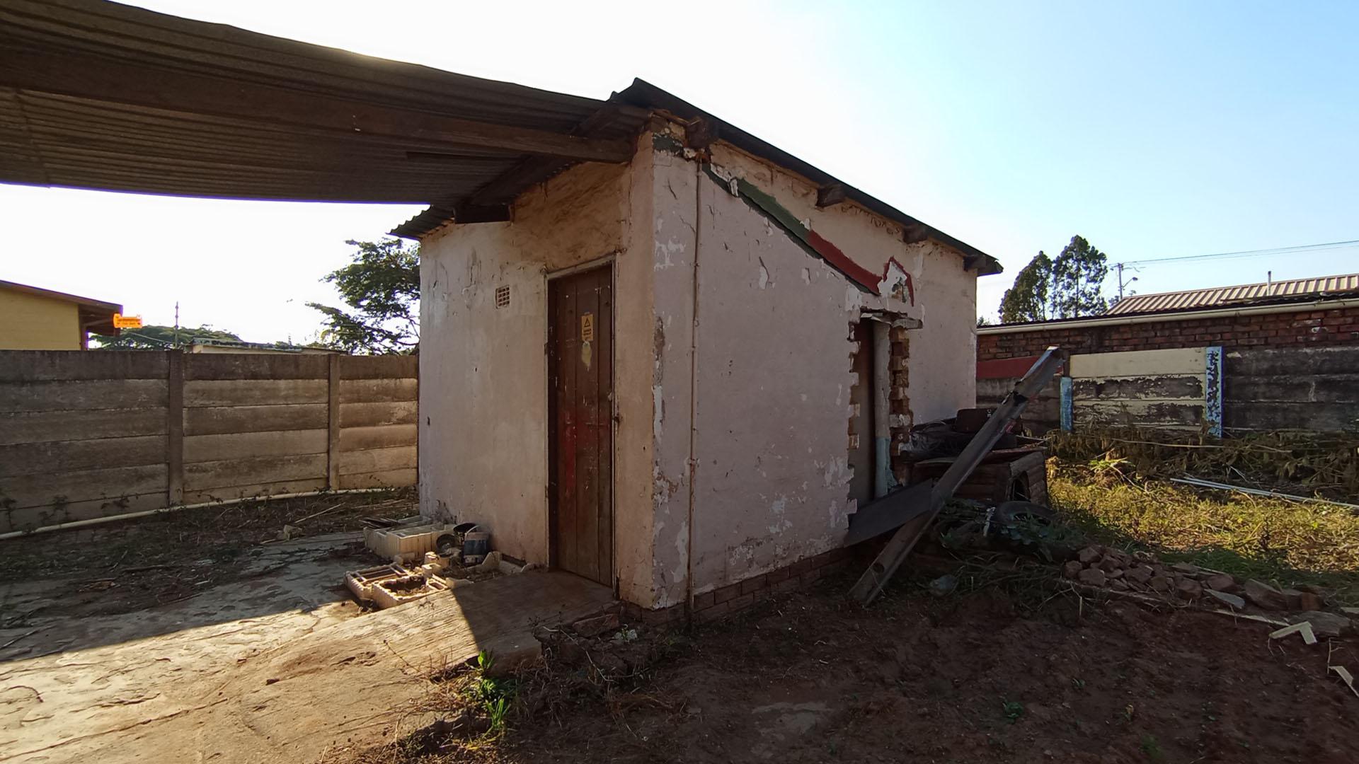 Backyard of property in Hermanstad