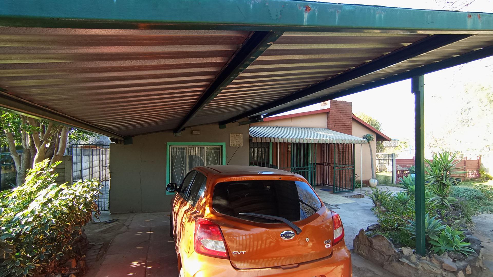 Front View of property in Hermanstad