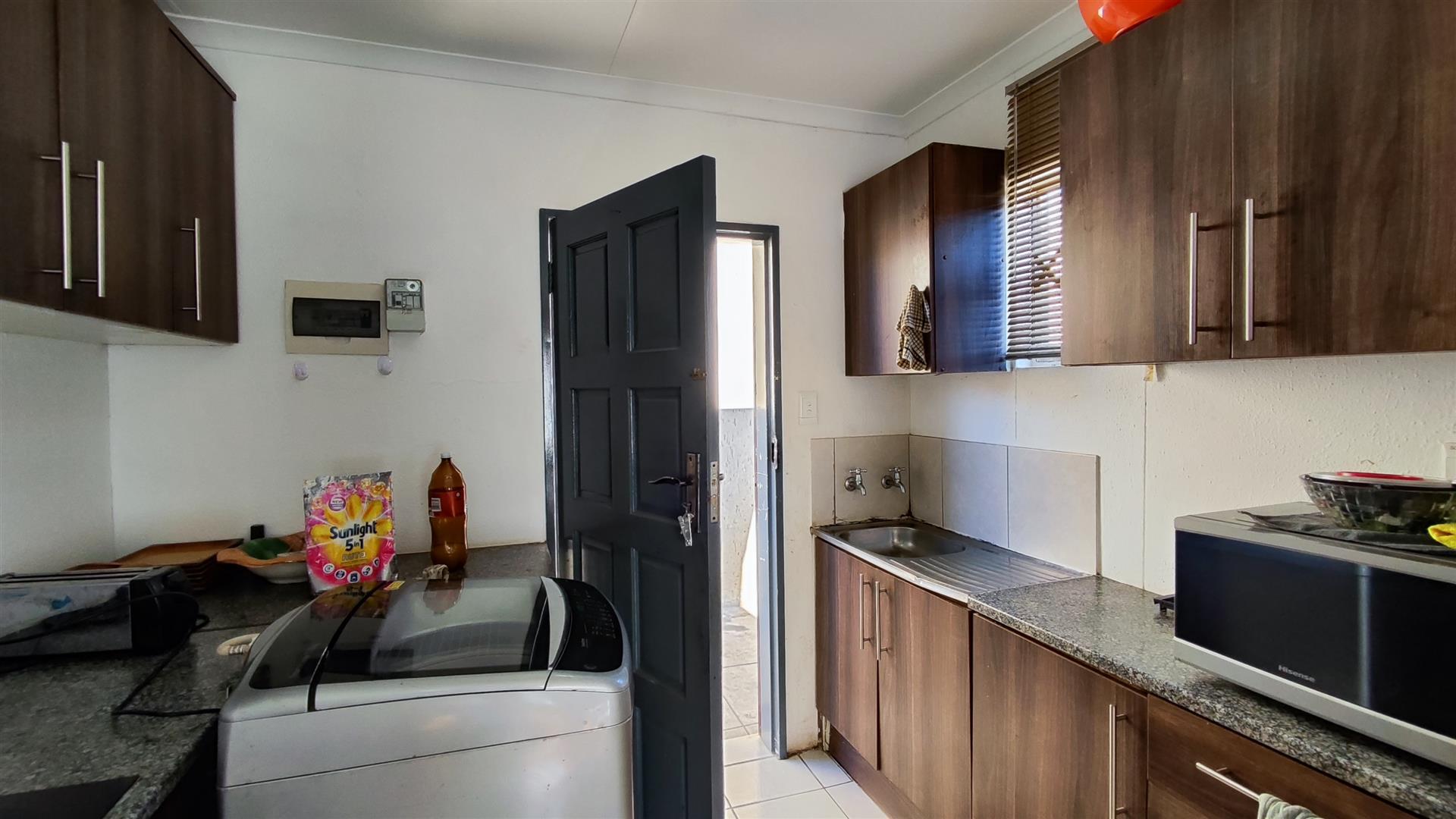 Kitchen - 6 square meters of property in Savanna City