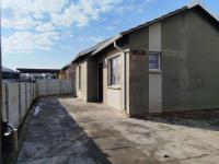 Front View of property in Savanna City