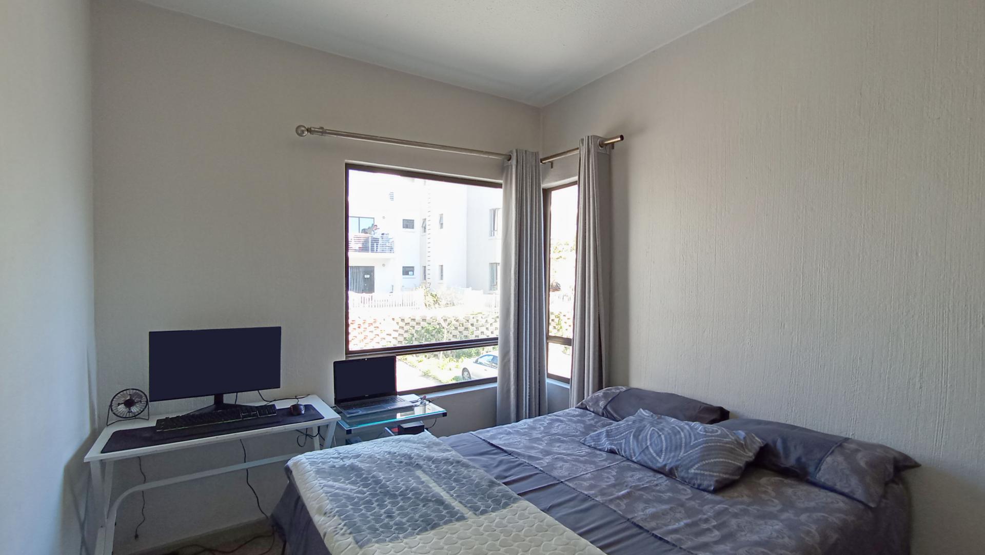 Bed Room 2 - 8 square meters of property in Fourways