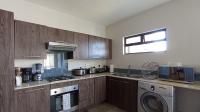 Kitchen - 11 square meters of property in Fourways