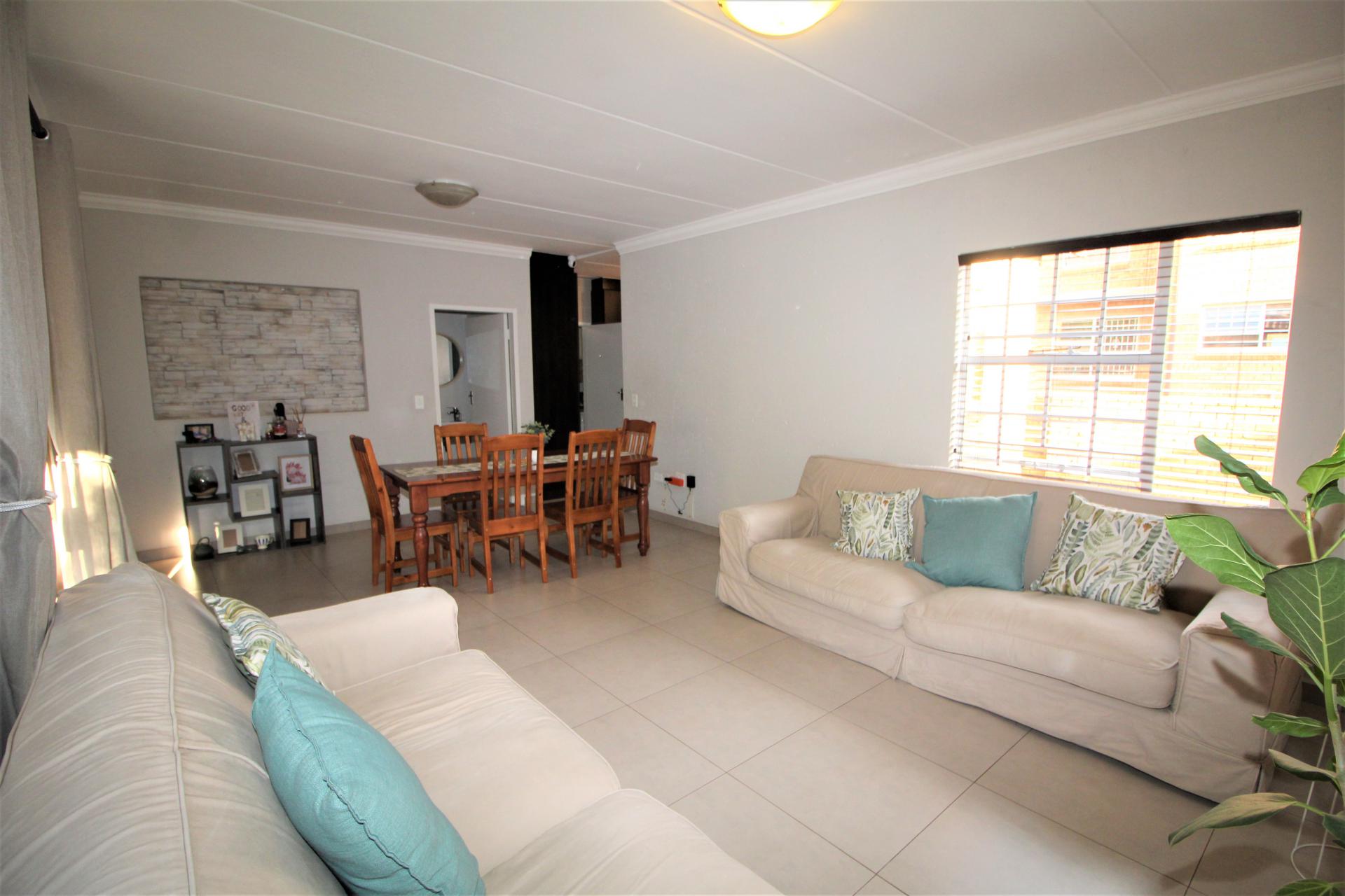  of property in Honeydew Ridge