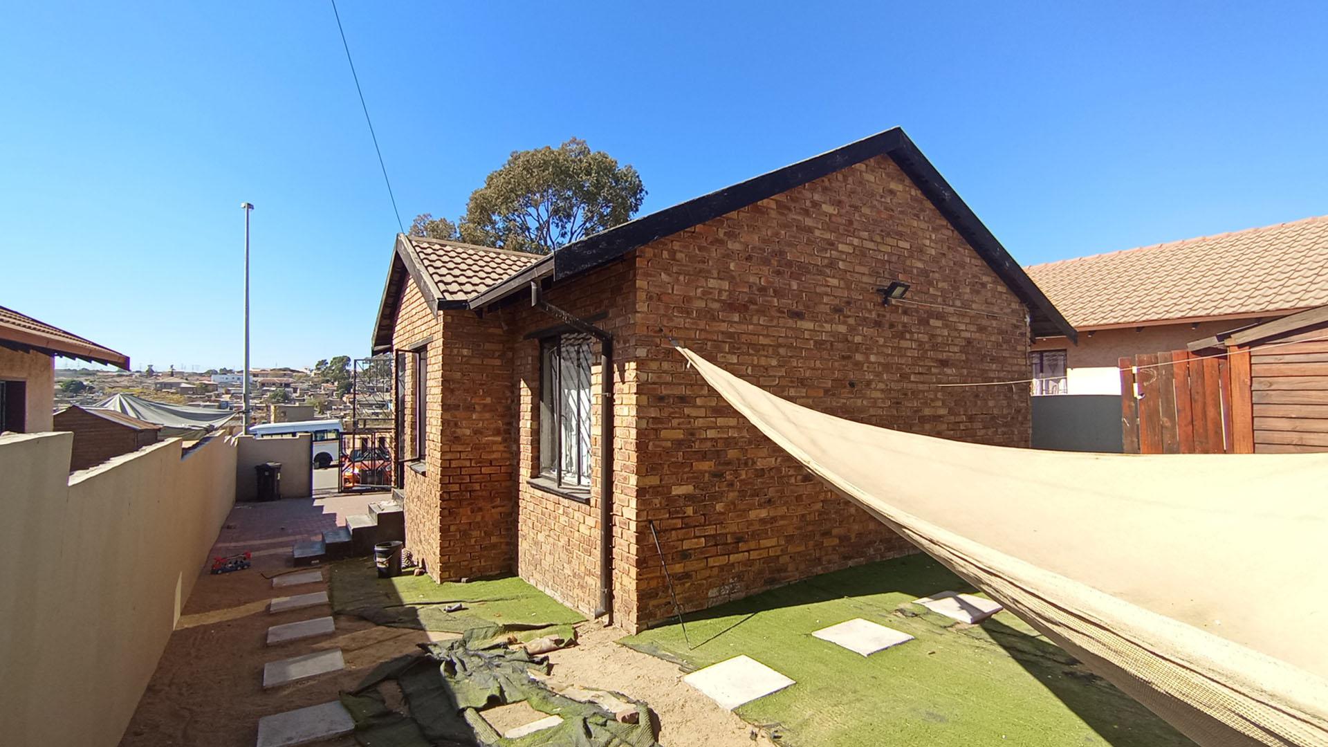 Backyard of property in Klipfontein View