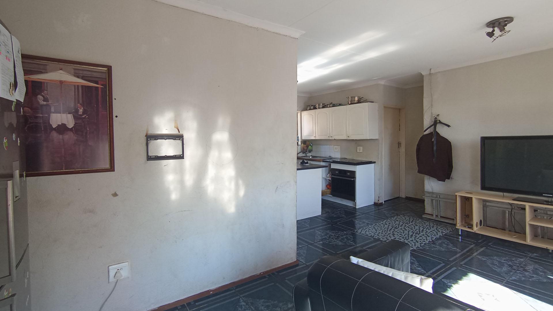 Dining Room - 8 square meters of property in Klipfontein View
