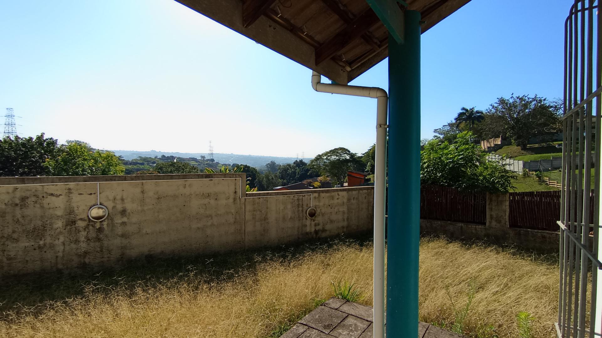 Patio - 14 square meters of property in Amanzimtoti 