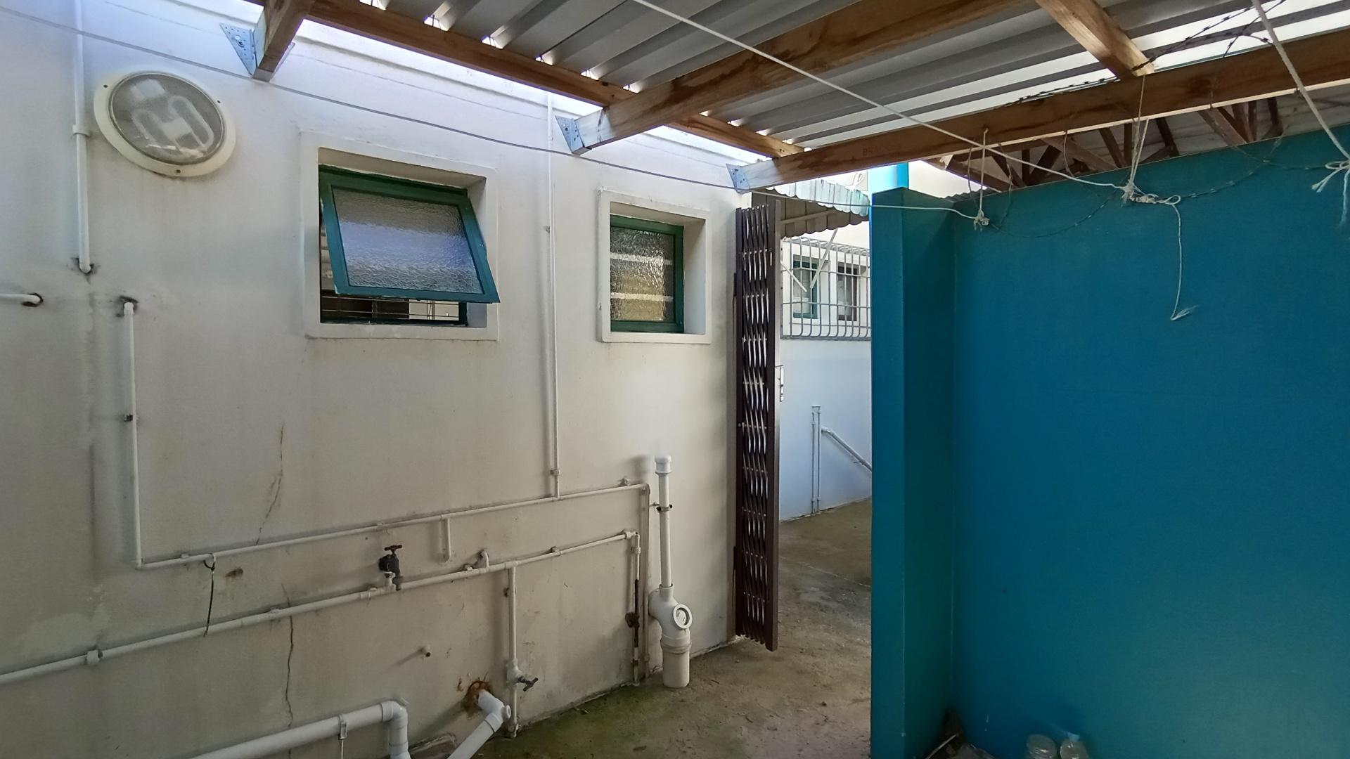 Patio - 14 square meters of property in Amanzimtoti 