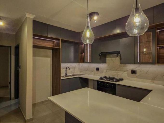 2 Bedroom Simplex for Sale For Sale in Amberfield - MR681000
