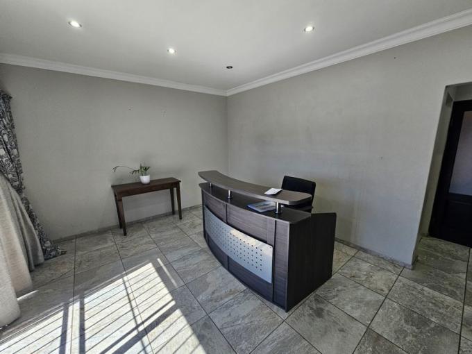 Commercial to Rent in Eldoraigne - Property to rent - MR681011