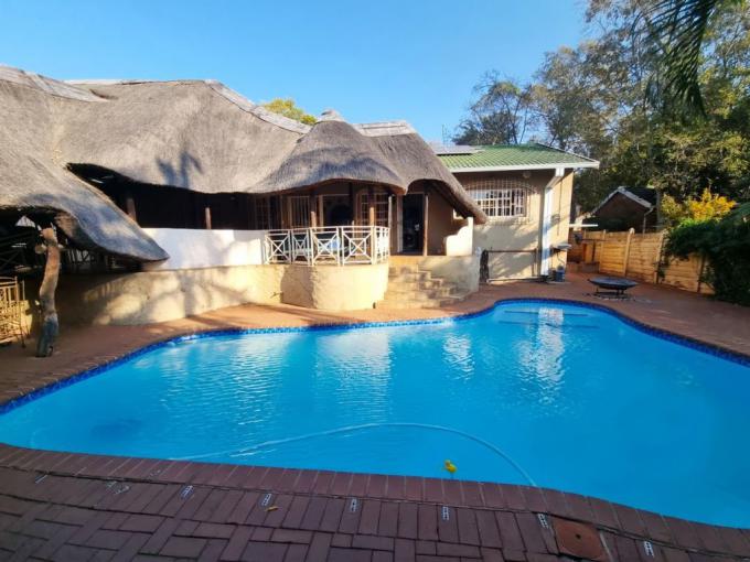 4 Bedroom House for Sale For Sale in Protea Park Remove - MR681017