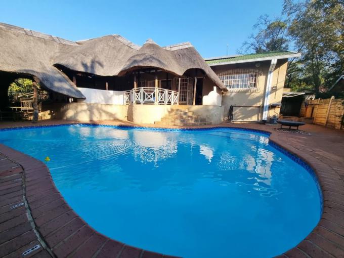 4 Bedroom House for Sale For Sale in Protea Park Remove - MR681017