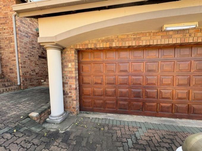 3 Bedroom Simplex for Sale For Sale in Safarituine - MR681019