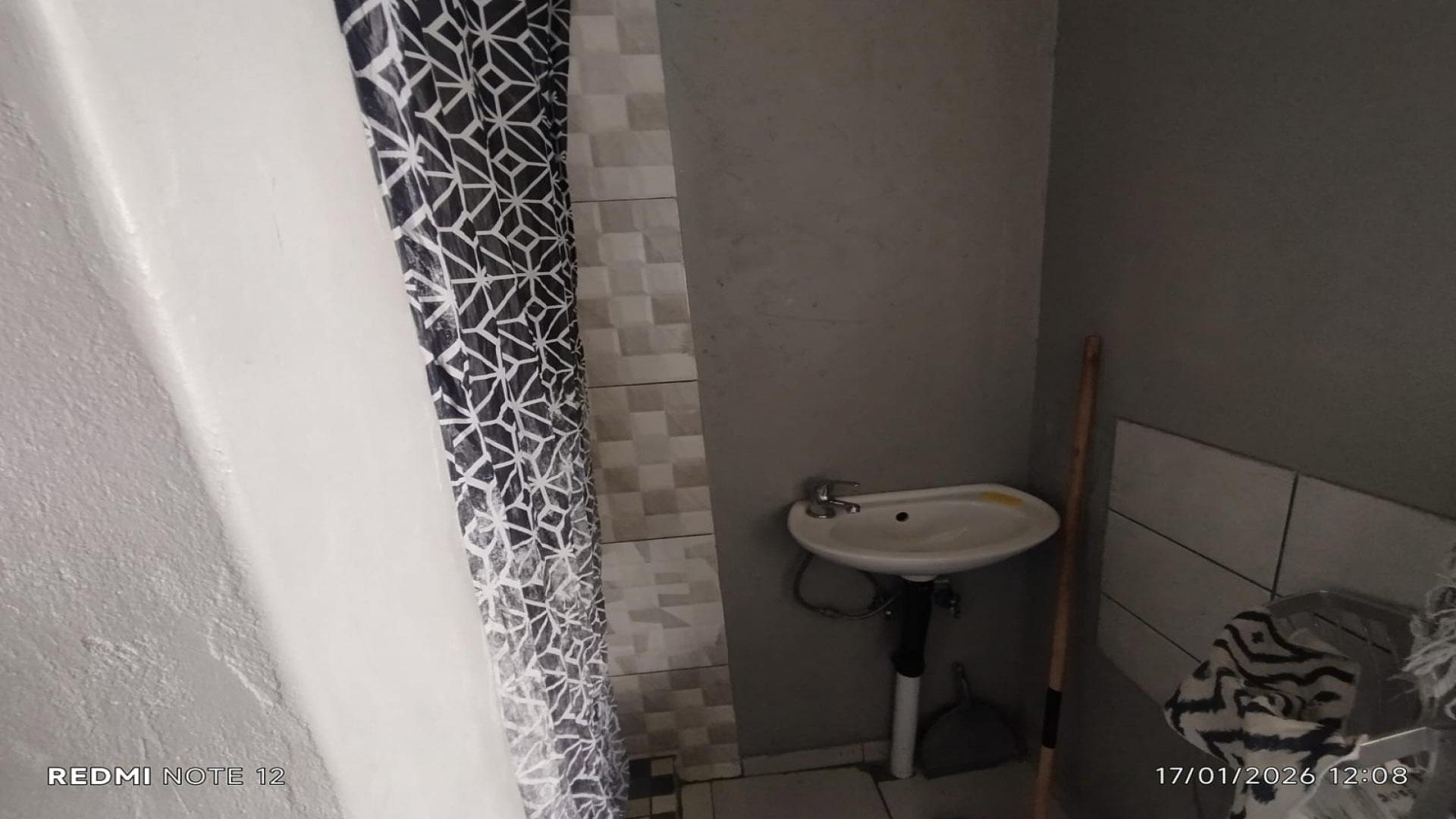 Bathroom 1 of property in Sasolburg