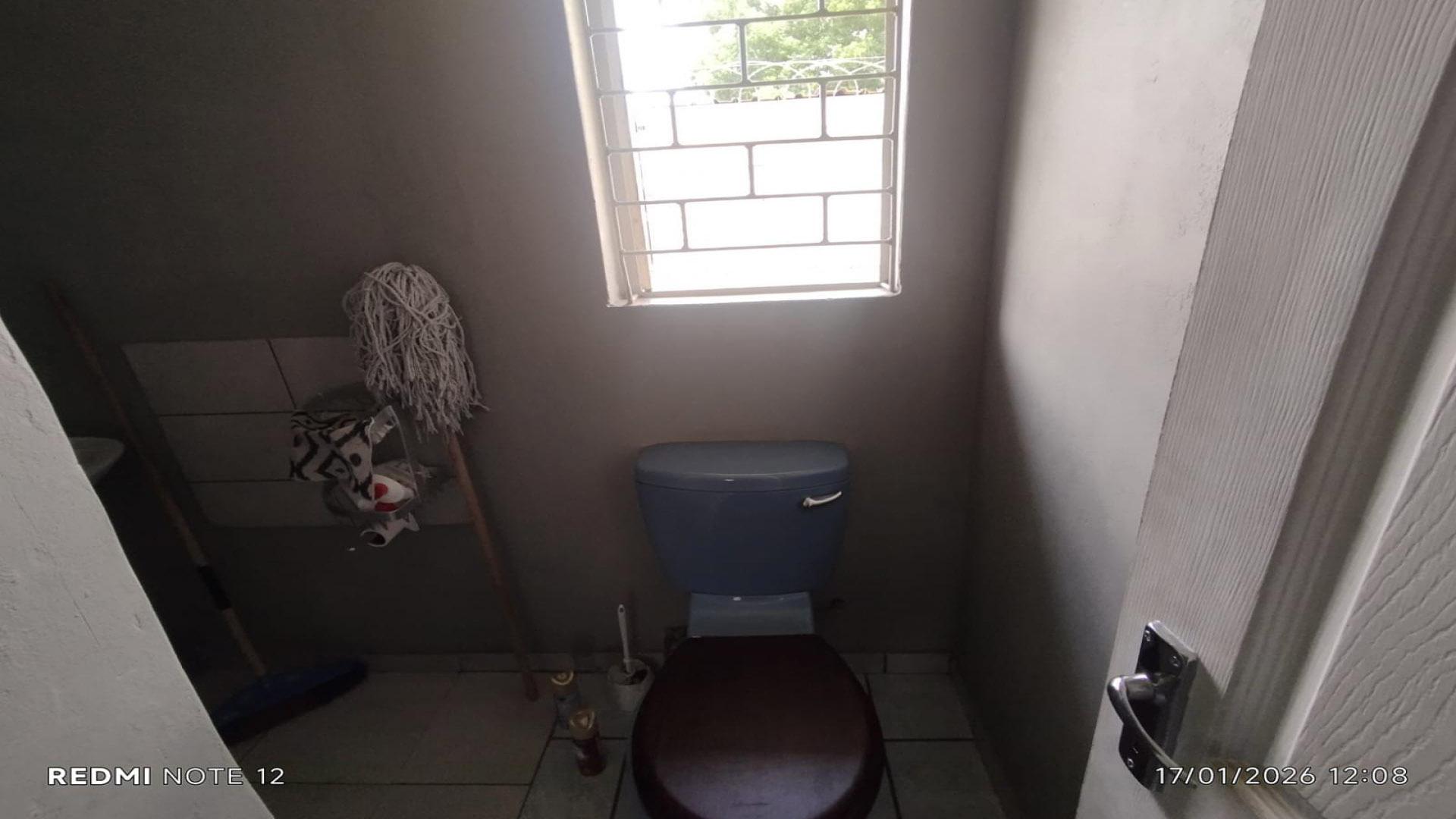 Bathroom 1 of property in Sasolburg