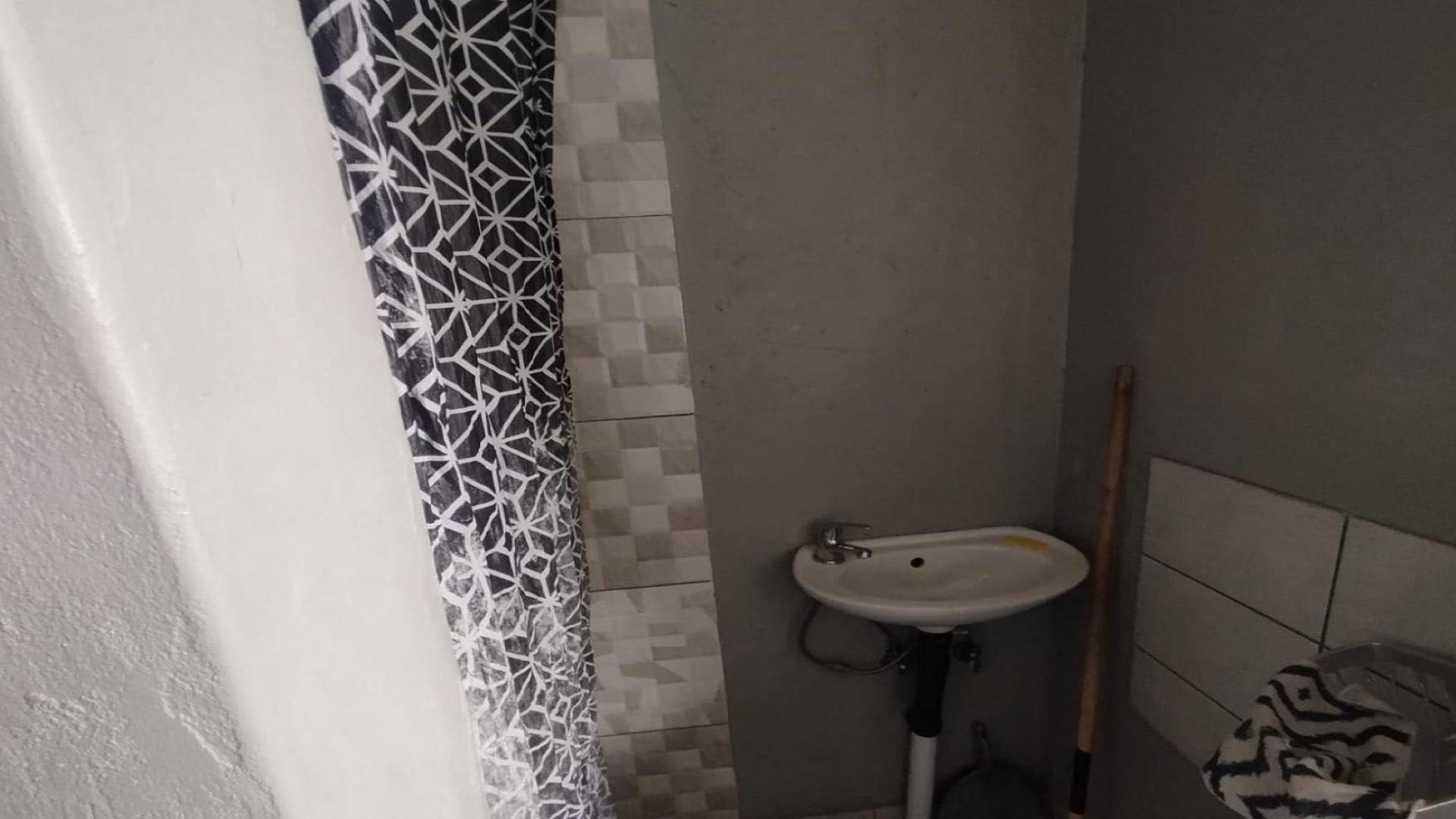 Bathroom 1 of property in Sasolburg