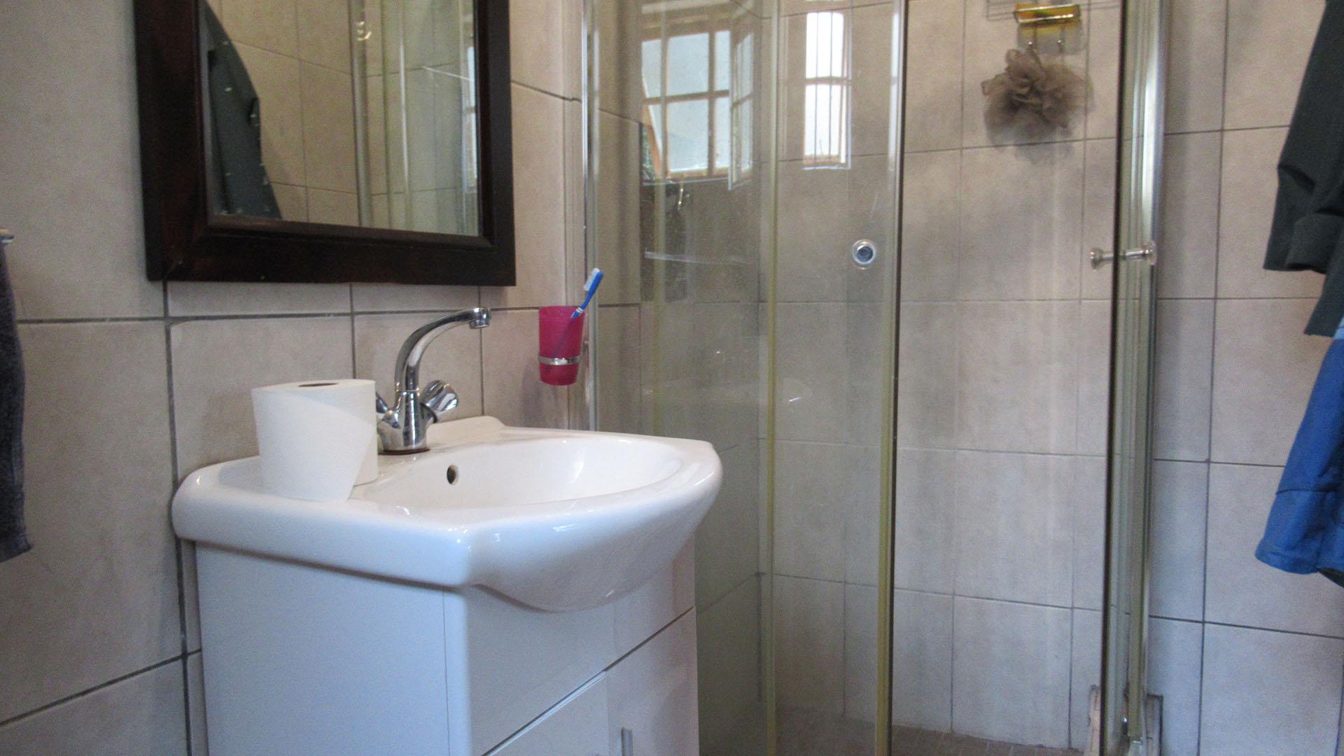 Bathroom 1 - 4 square meters of property in Sasolburg