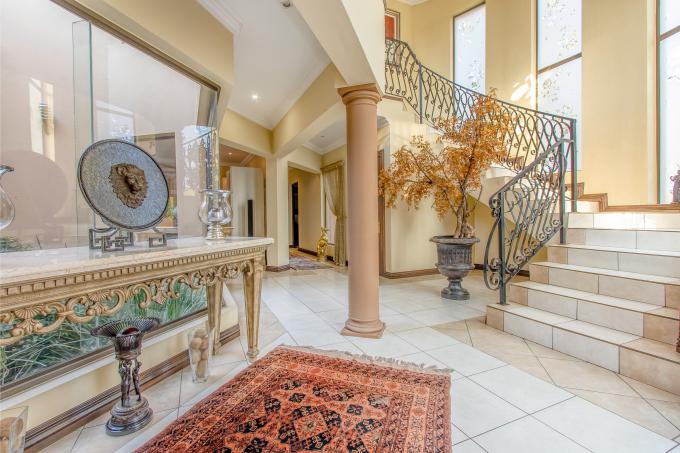 4 Bedroom House for Sale For Sale in Fourways - MR681094