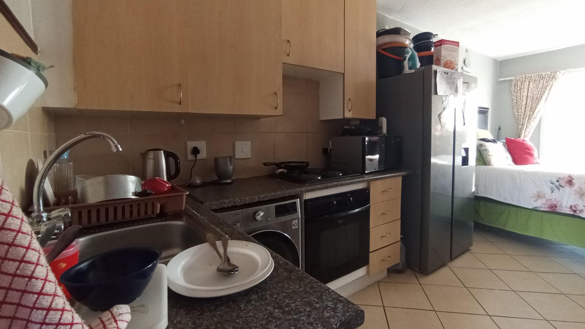 Kitchen - 4 square meters of property in Karenpark