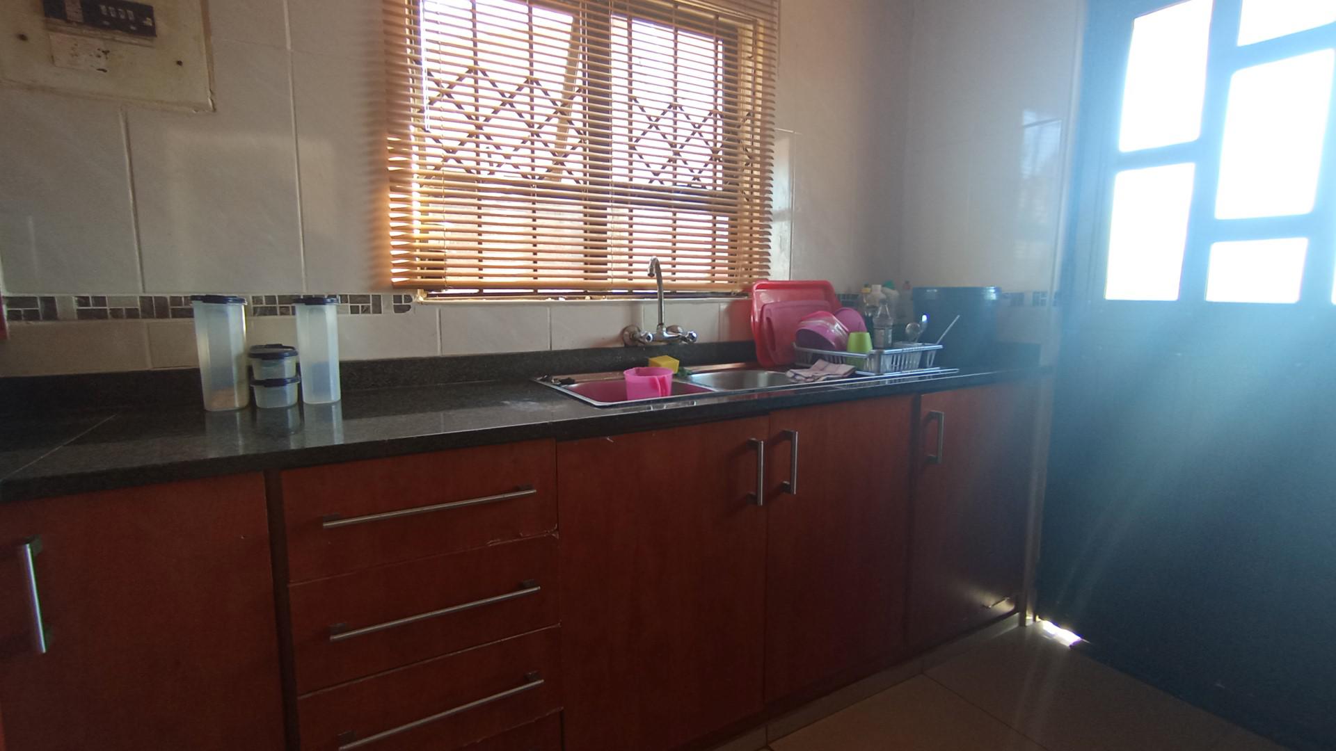 Kitchen - 9 square meters of property in Umlazi