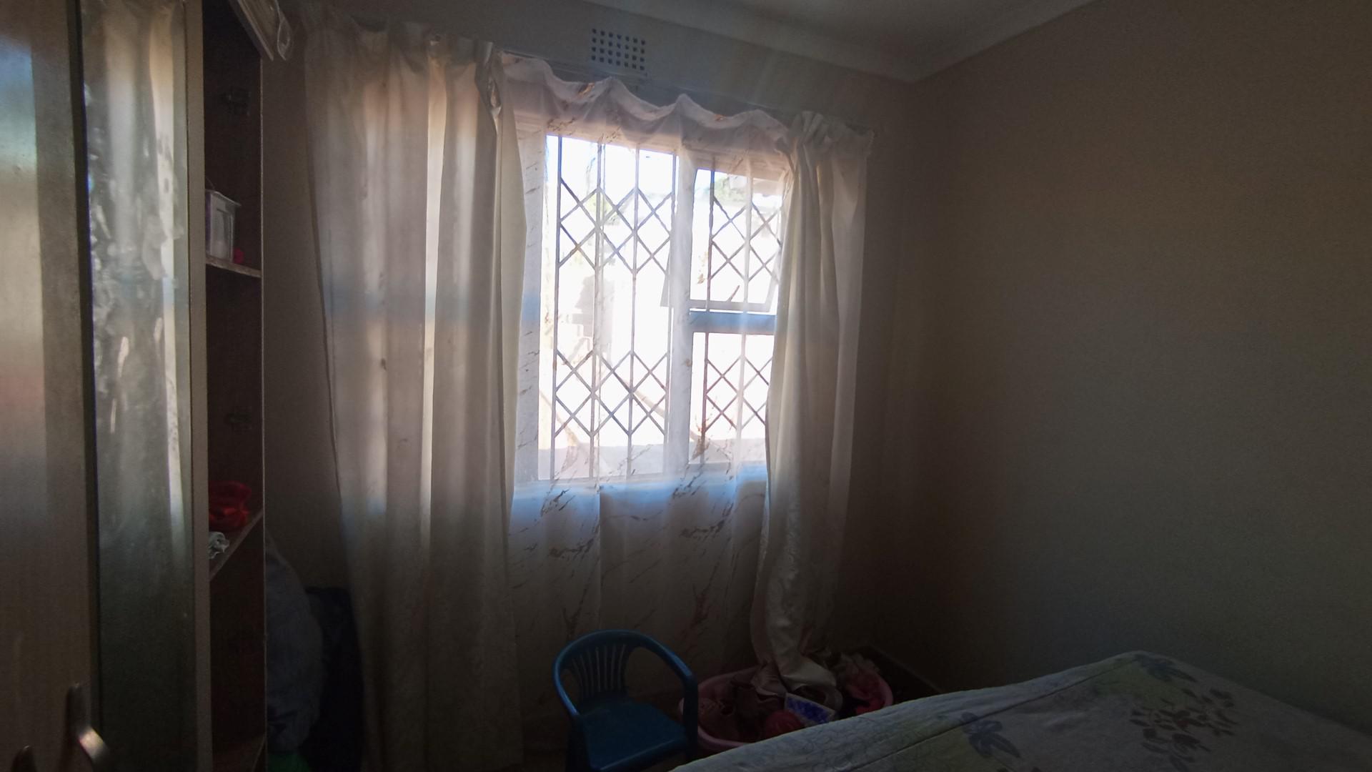 Bed Room 2 - 13 square meters of property in Umlazi